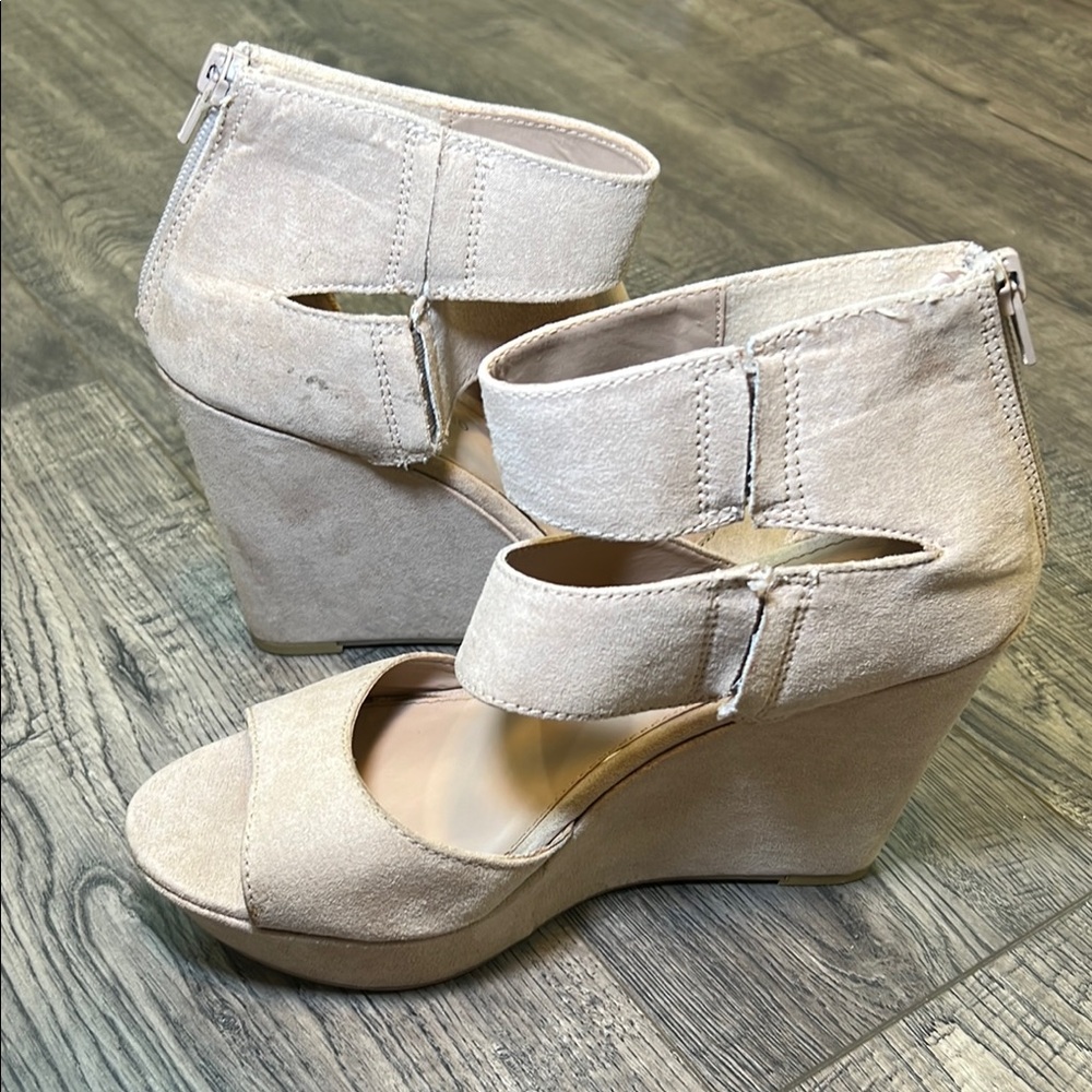 Christian Siriano Cream Wedge Sandals with Peep-Toe Design